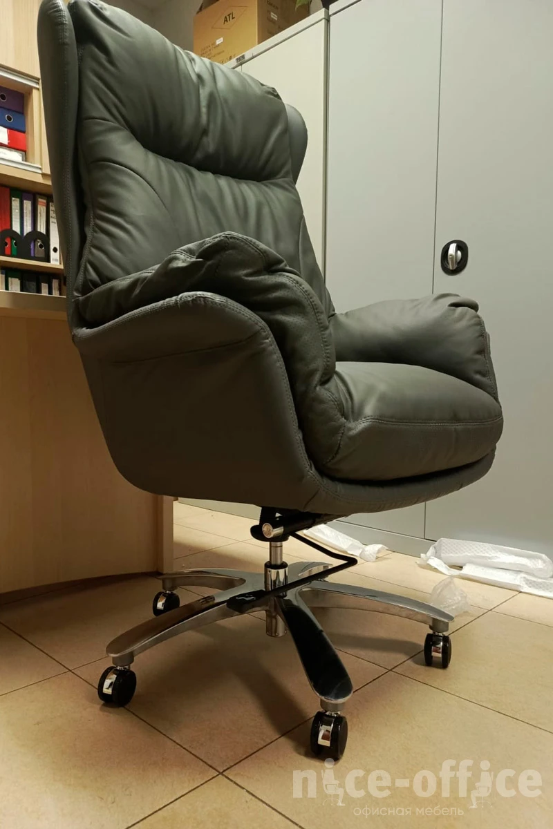 Кресло для руководителя RV DESIGN Leonardo (A355) фото в интерьере 1