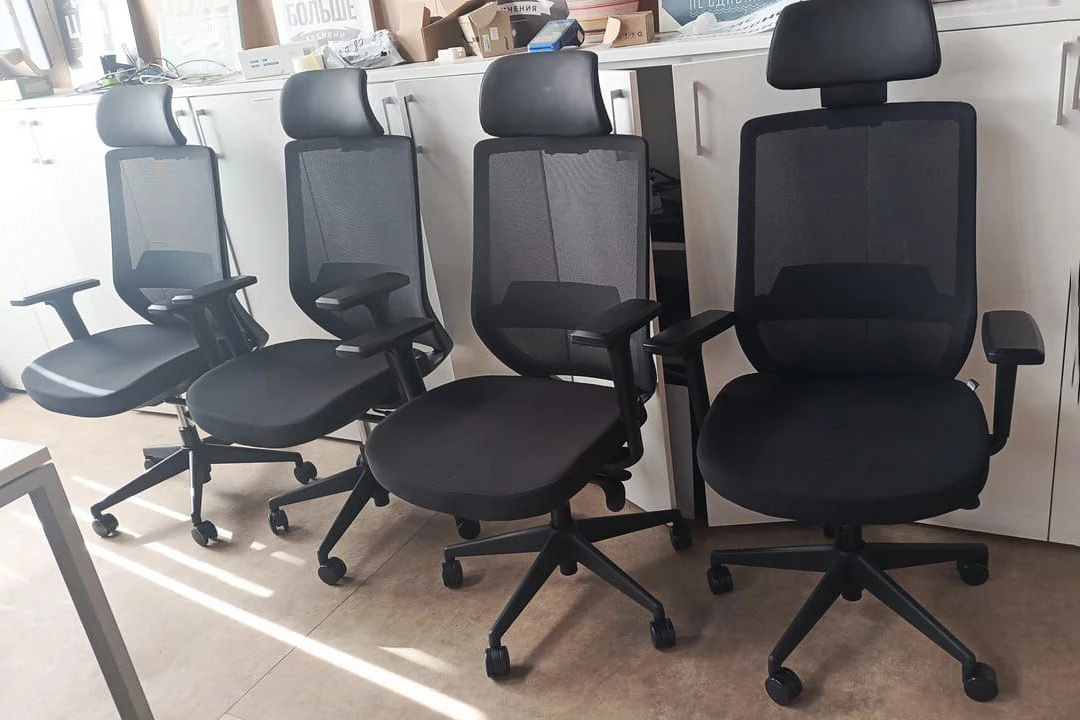 Кресло Norden Mono black Сетка/ Ткань, Черный фото в интерьере 2